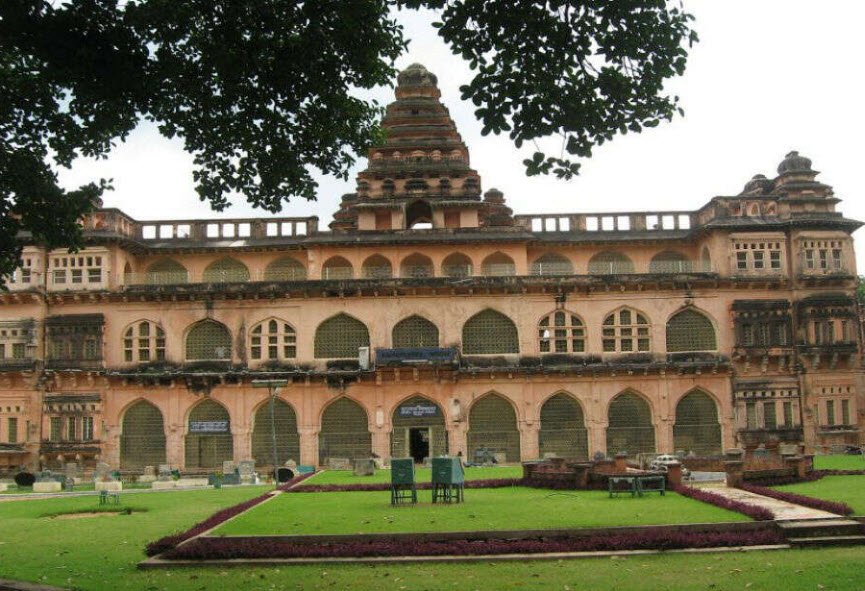 Chandragiri Fort, Reddivaripalle, Chittoor, Andhra Pradesh - Vushii.com Chandragiri Fort, Reddivaripalle, Chittoor, Andhra Pradesh - Vushii.com